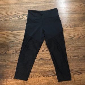 Onzie Capri pant with mesh detail